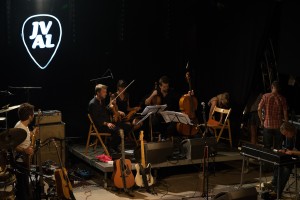 Kris Dane's string quartet
(Léonard Fisch)